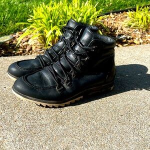 Sorel Harlow black lace up boot, size 8, waterproof